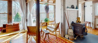 Gorgeous woodland home with deck & firepit - walk to ocean bluffs & Rail Trail