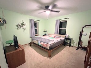 2 bedrooms, iron/ironing board, WiFi, bed sheets