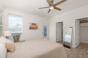 3 soveværelser, skrivebord, strygejern/strygebræt, gratis Wi-Fi