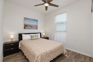 3 bedrooms, desk, iron/ironing board, free WiFi - Mt Helix Peaceful Delight (Spring Valley)