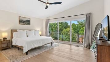 4 室のベッドルーム、デスク、アイロン / アイロン台、WiFi