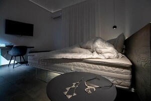 Espero Comfort Apartment | 2 bedrooms, Egyptian cotton sheets, premium bedding, down comforters