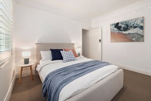 3 chambres, fer et planche à repasser, Wi-Fi, draps fournis
