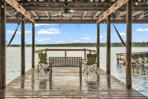 Terrace/patio - Month Stays Welcome! Lakefront Fishing Cottage |Private Dock | Canoe & Explore Old Florida's Views (Lake Wales)