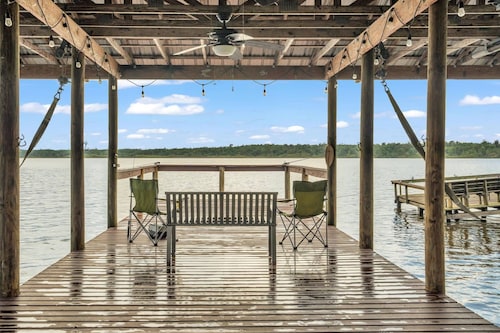 Lakefront Fishing Retreat | Private Dock & Canoe | Extended Stays Welcome