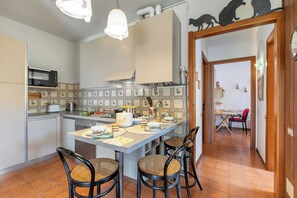 Refrigerador, horno, parrilla de estufa y lavavajillas