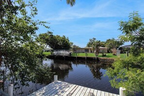 Property grounds - Canal-Front Escape with Private Pool & Game Room in Port Charlotte - Point Of Rocks (Port Charlotte)