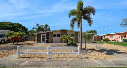 Canal-Front Escape with Private Pool & Game Room in Port Charlotte - Point Of Rocks