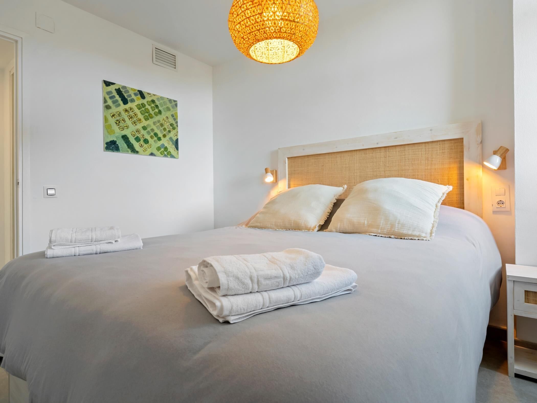 3 bedrooms, iron/ironing board, Internet, bed sheets