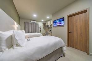 Signature Suite, Private Bathroom, Garden View (Suite Junior 1.06)