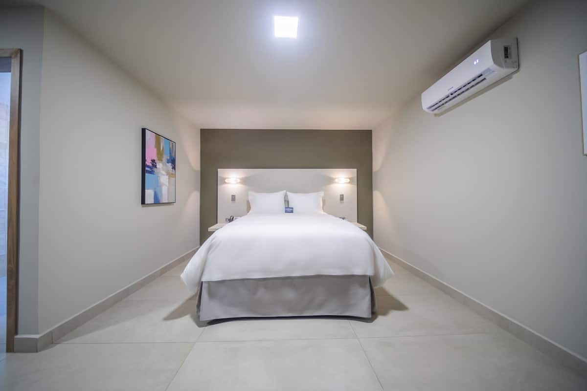 Superior Double Room, Private Bathroom (One Queen Room 2.05)