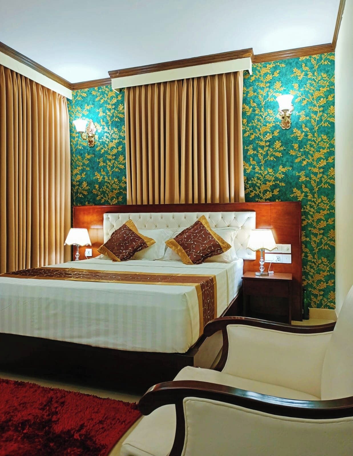 Desk, free WiFi, bed sheets