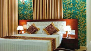 Desk, free WiFi, bed sheets