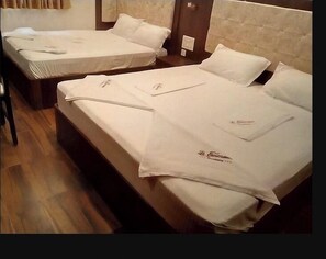 Deluxe Double Room | Desk, free WiFi