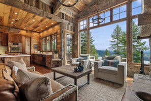 Televisión y chimenea