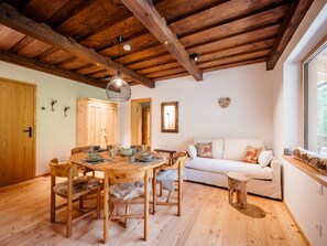 Dining - Idyllic holiday apartments for travel groups (Kremsbrücke)