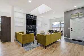 Televisión, chimenea