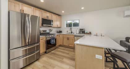 The Flats- Executive Suite-Downtown CDA