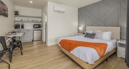 The Flats-Suite 5-Queen Bed-Downtown CdA!