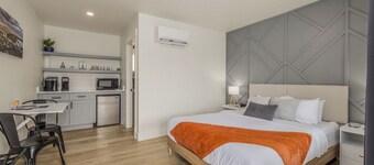 The Flats-Suite 5-Queen Bed-Downtown CdA!