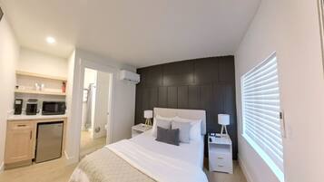 1 bedroom, desk, free WiFi, bed sheets