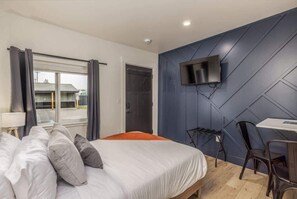 1 bedroom, desk, free WiFi, bed sheets
