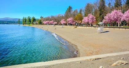 The Flats - Suite 2 - Pet Friendly - Downtown CDA!