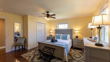 4 bedrooms, desk, iron/ironing board, travel crib