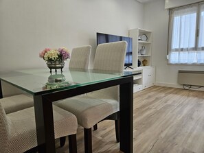 Dining - 25A05 Apartamento moderno y céntrico (Luanco)