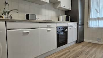 Fridge, microwave, oven, coffee/tea maker
