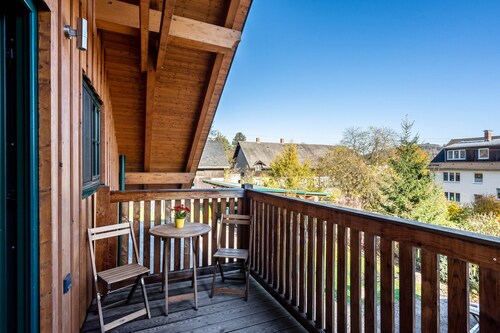 Ferienwohnung 'Blockhaus - Ferienwohnung Sunrise' mit Gemeinschaftsgarten, Balkon und WLAN