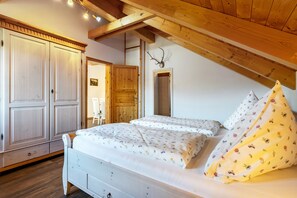 2 bedrooms, free WiFi, bed sheets