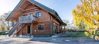 Apartment 'Blockhaus - Ferienwohnung Sunset' with Shared Garden