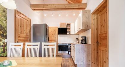 Apartamento 'Blockhaus - Ferienwohnung Sunset' con jardín compartido, balcón y Wi-Fi