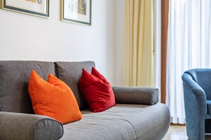 Télévision, table de tennis de table