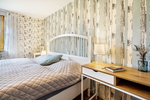 1 bedroom, free WiFi, bed sheets