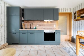 Refrigerador, horno, parrilla de estufa y lavavajillas 