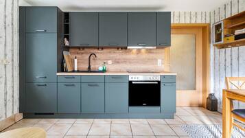 Kühlschrank, Ofen, Herdplatte, Geschirrspüler