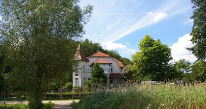 Bungalow 'B 5' with Private Terrace and Wi-Fi