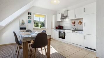 Refrigerador, horno, parrilla de estufa y lavavajillas