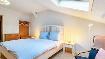 3 camere, una scrivania, ferro/asse da stiro, Wi-Fi gratuito