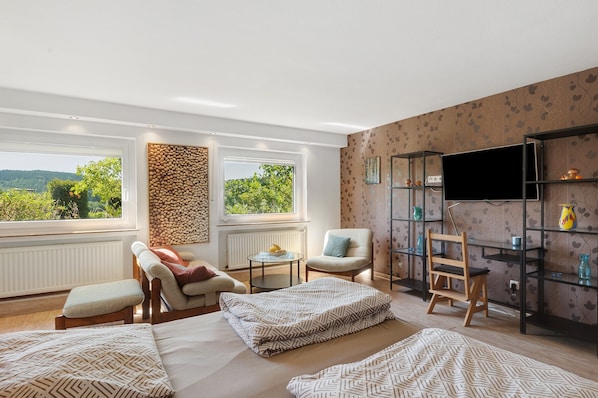 2 bedrooms, bed sheets