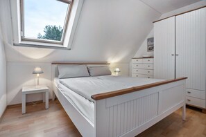3 bedrooms, iron/ironing board, free WiFi - Holiday Home 'Ostsee' with Private Terrace, Private Garden and Wi-Fi (Pruchten)
