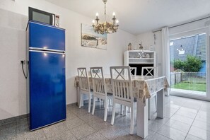 Dining - Holiday Home 'Ostsee' with Private Terrace, Private Garden and Wi-Fi (Pruchten)