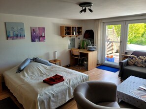 1 chambre, bureau, fer et planche à repasser, Wi-Fi gratuit