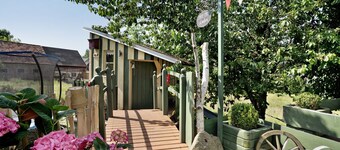 Arzgebirg Apartment with Whirlpool, Private Terrace & Treehouse for Children