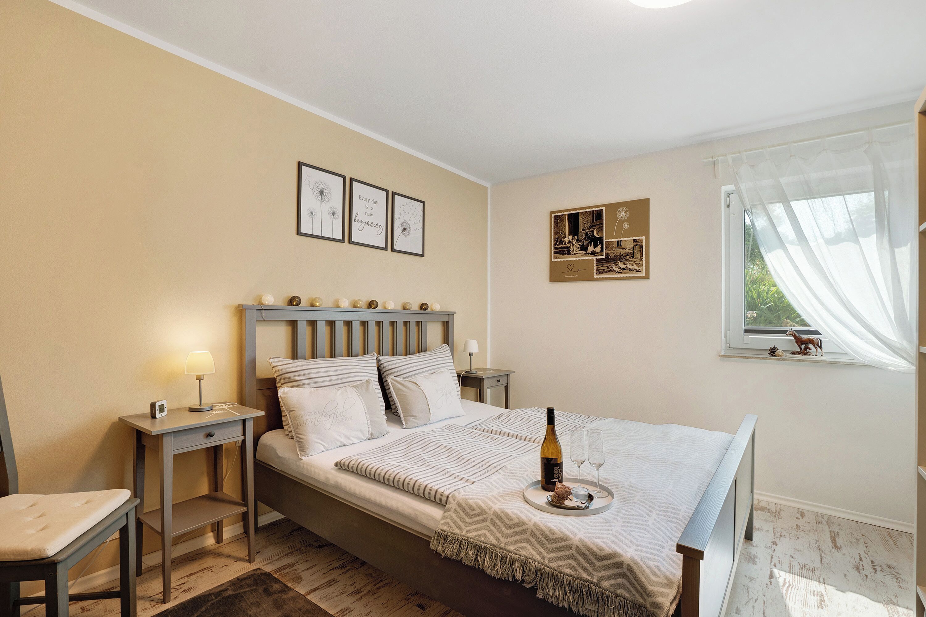 1 habitación, tabla de planchar con plancha, wifi gratis y ropa de cama 