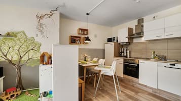 Køleskab, mikrobølgeovn, ovn, kogeplade