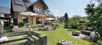 Arzgebirg Apartment with Whirlpool, Private Terrace & Treehouse for Children