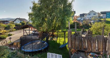 Appartement "Ferienwohnung Birne" avec jardin partagé, balcon et Wi-Fi